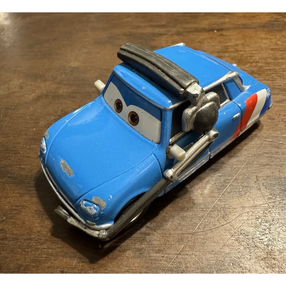Disney Pixar Cars Bruno Motoreau Crew Chief Diecast Car 1:55 Damaged W6677